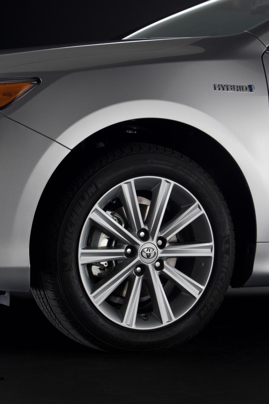 Toyota Camry Hybrid 2012 года  (фото 37 из 71)